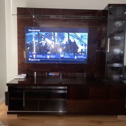 Moving* priced to sell *Entertainment Section Stand/cabinet