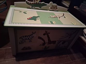 Zafri toy chest