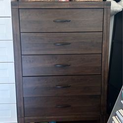 ✨ Matching Dresser + Nightstand Set – Great Condition ✨