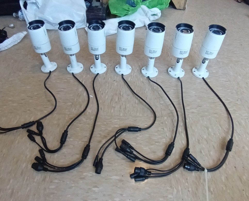 Reolink Security Cameras. (7)