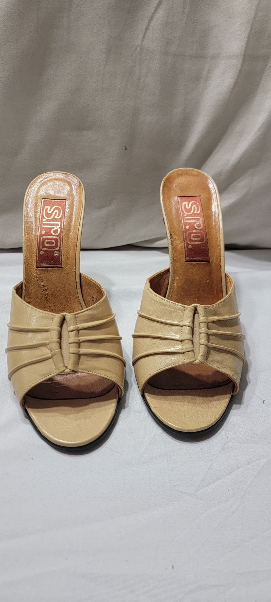 Womens beige heels size 8