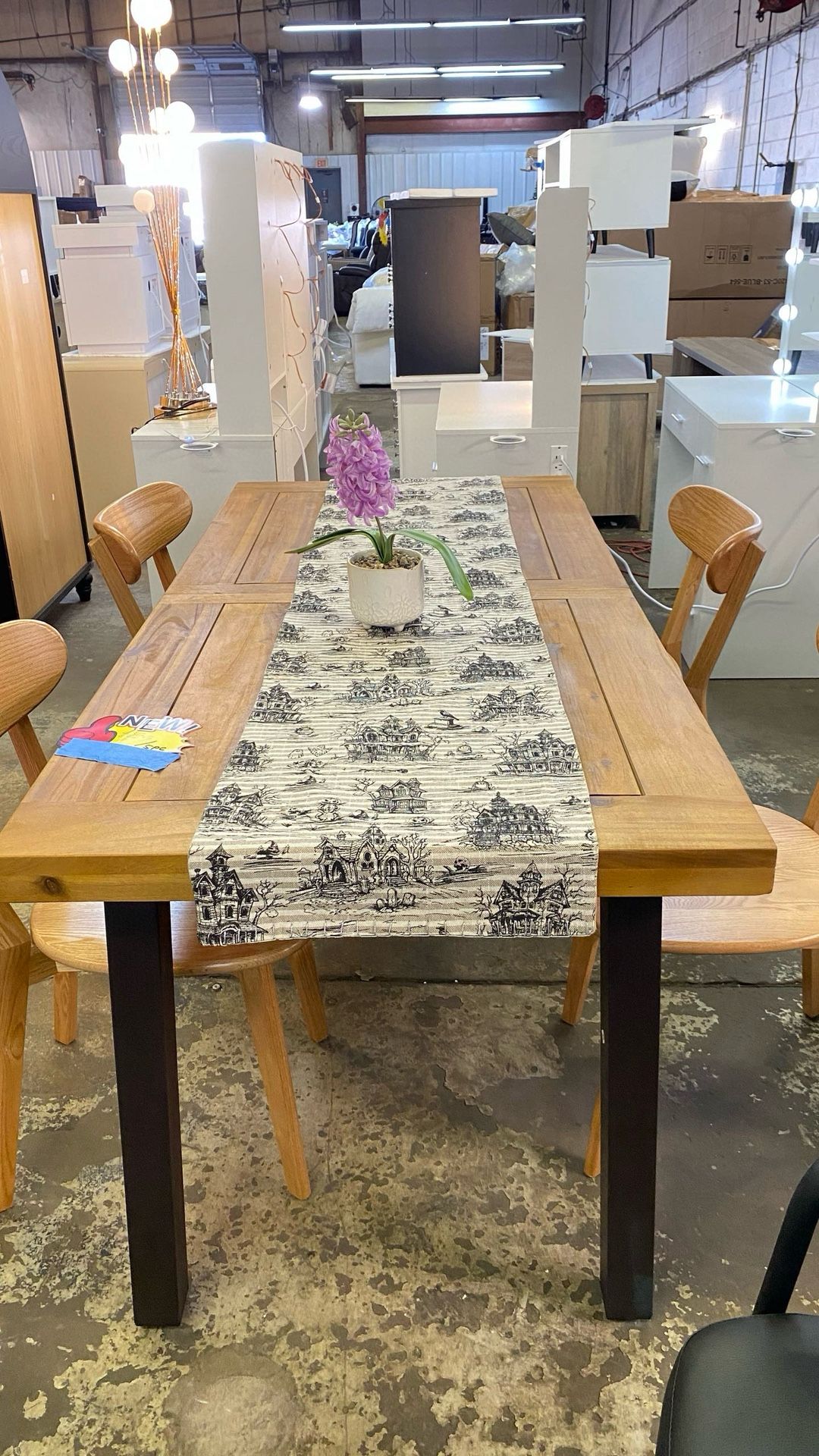 πͺ΅ 5-Piece Solid Oak Wood Dining Set β $299 β’ πΏ 4 solid oak wood chairs β mid-century modern style with wide rounded backrest for comfort β’ π½ Matchi