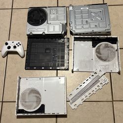 Xbox One Consoles Plus Controller