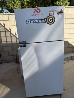 Garage refrigerator-