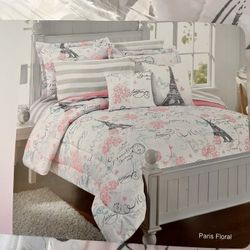Complete bedroom set with Paris design.