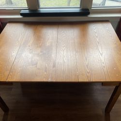 Extendable Dining Table for 6 People