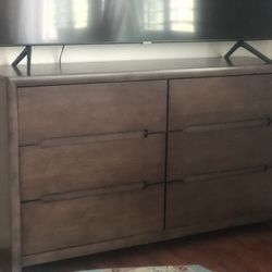 Wood Dresser