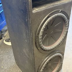 KICKER CompR 12” Subs Tuned ported box