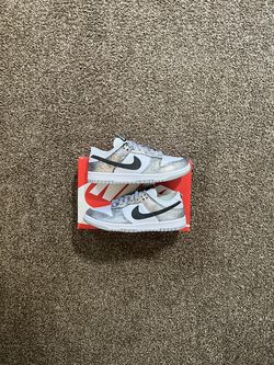 Nike Dunk Golden Gal’s Size 6.5W