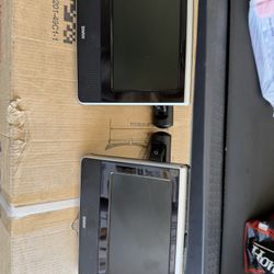 2  HEADREST DVD PLAYERS