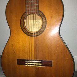 Yamaha G-225 Classical Guitar 