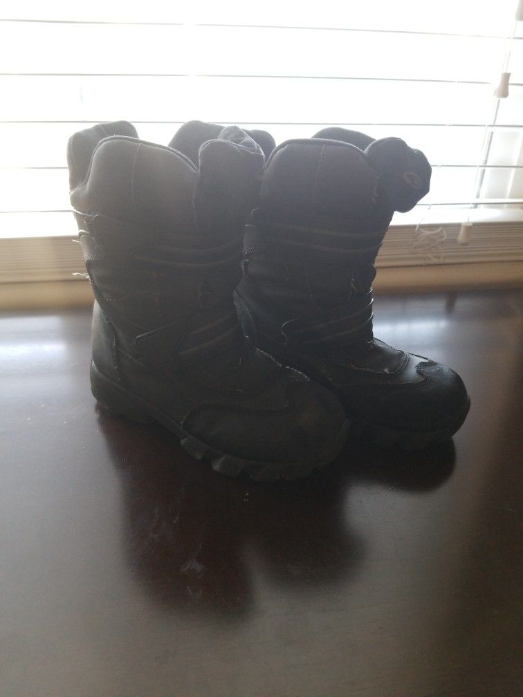 Black Snow Boots Kids Size 13