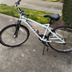 Schwinn Admiral 700c Hybrid Bike - 7 Speed - Excellent Condition