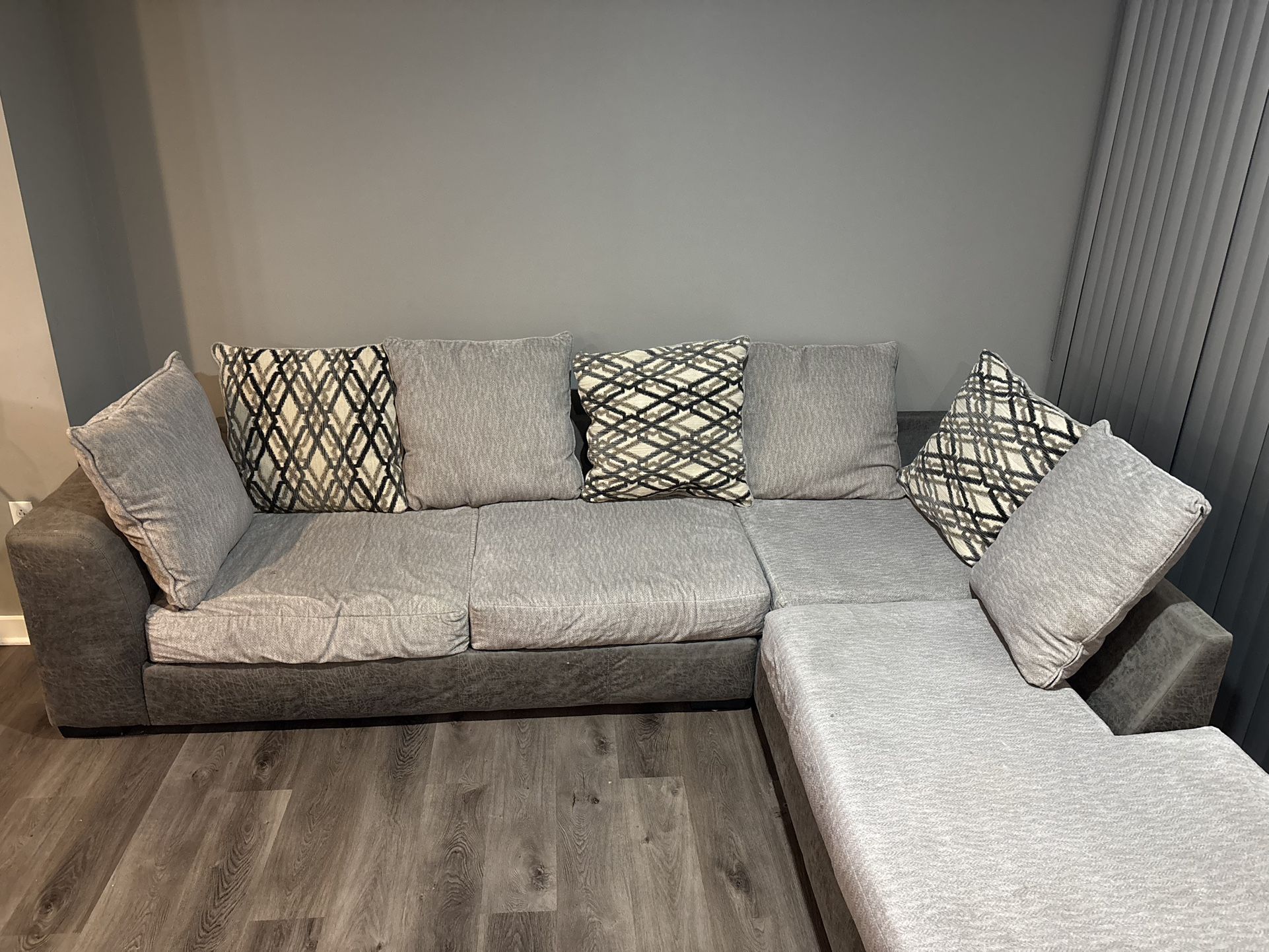 Value City Belhaven Sectional