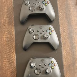 Used (like New) Xbox Controllers