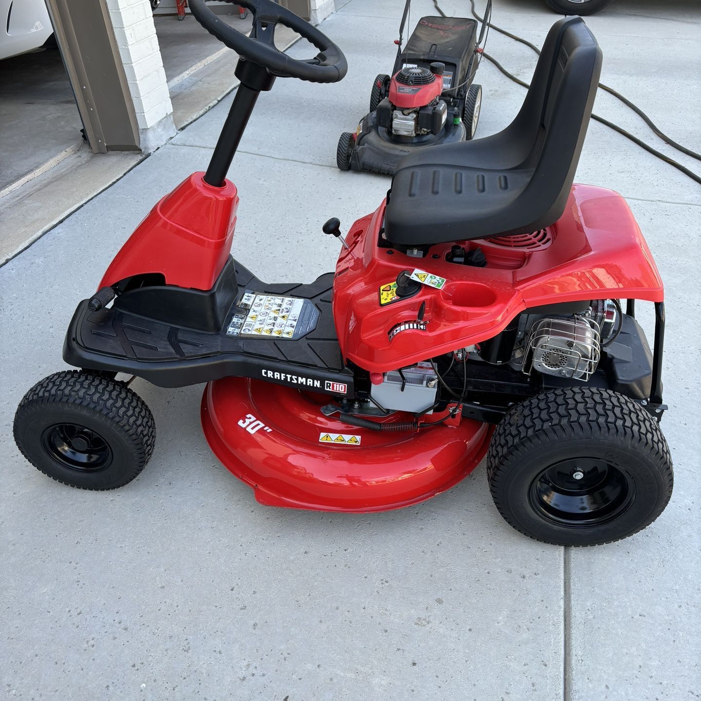 Craftsman R110 Riding Lawn Mower 