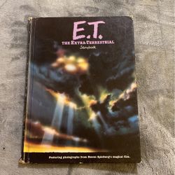 Rare And vintage ET the extraterrestrial story book (1982)