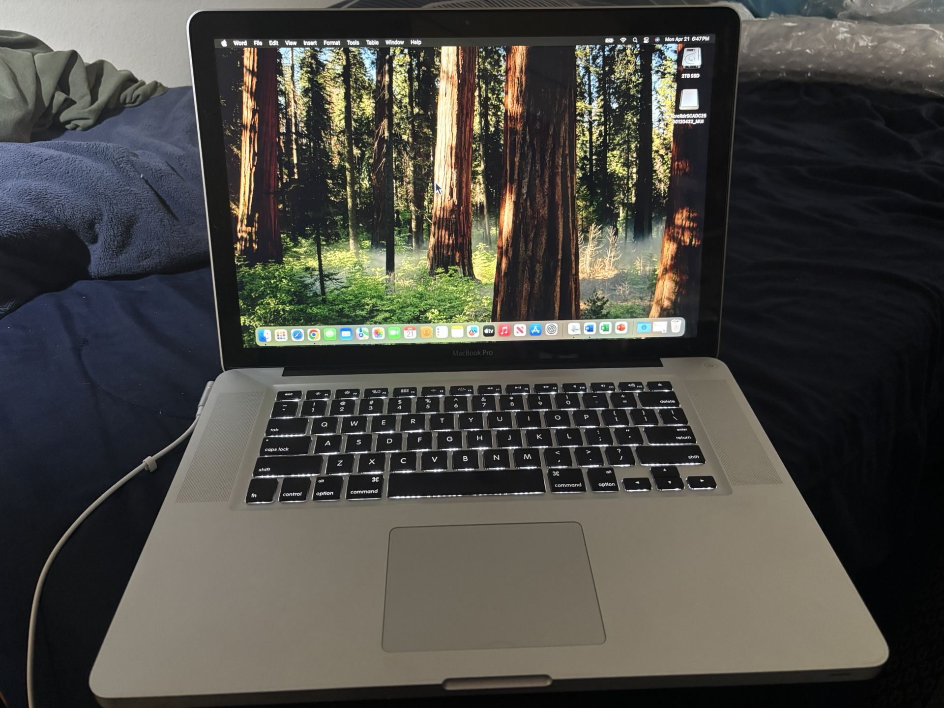 MacBook Pro A.1278. 13" i5 256 GB SSD 16GB RAM SEQUOIA 15.5 OFFICE 2024