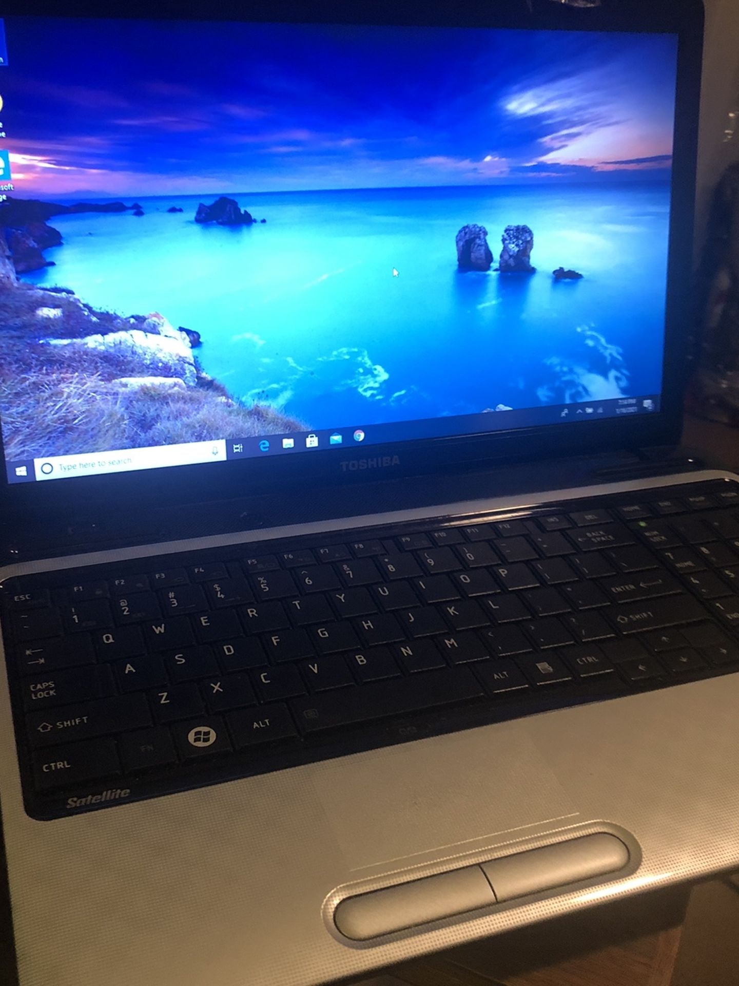 Toshiba laptop￼