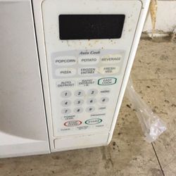 Microwave For Sale In Very Good Condition 