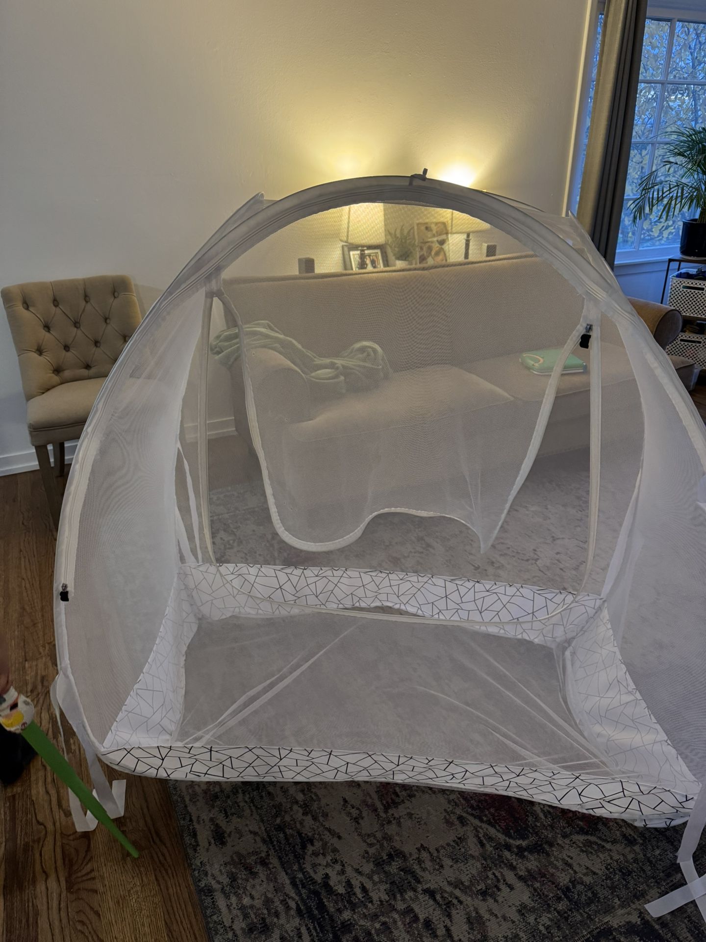 Crib Tent For Keeping Children From Climbing Out