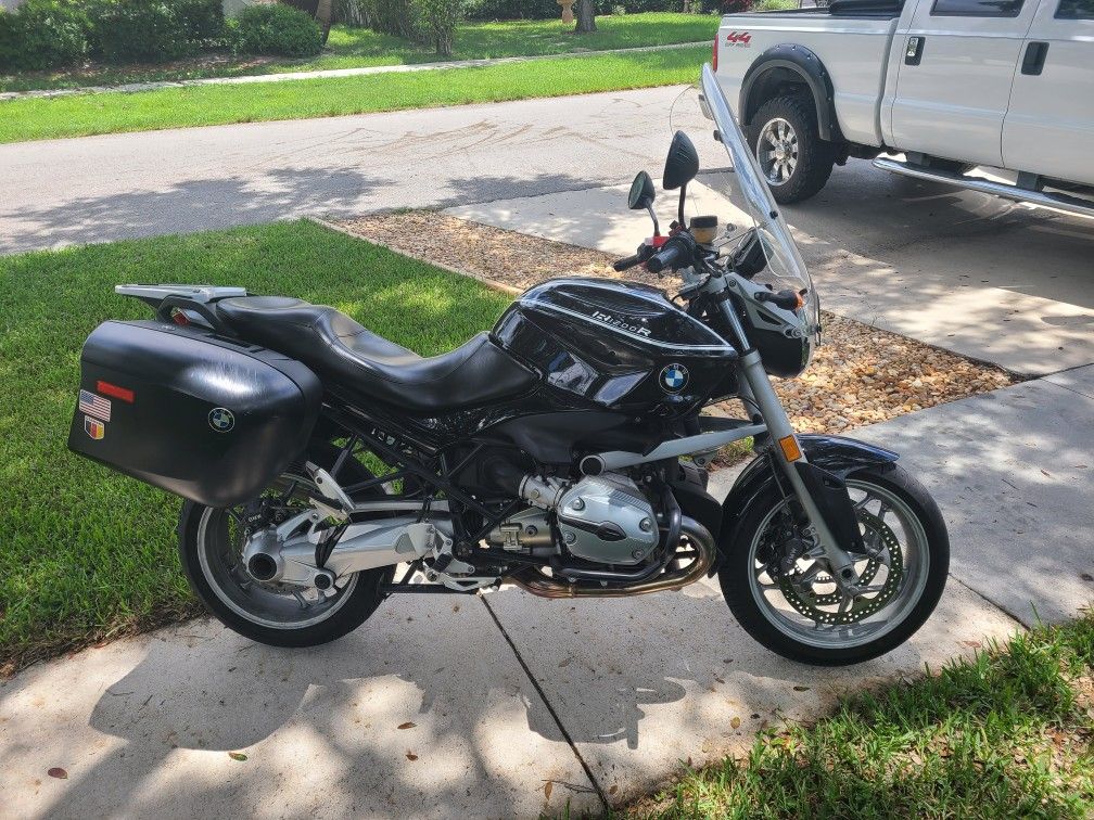 BMW R1200R