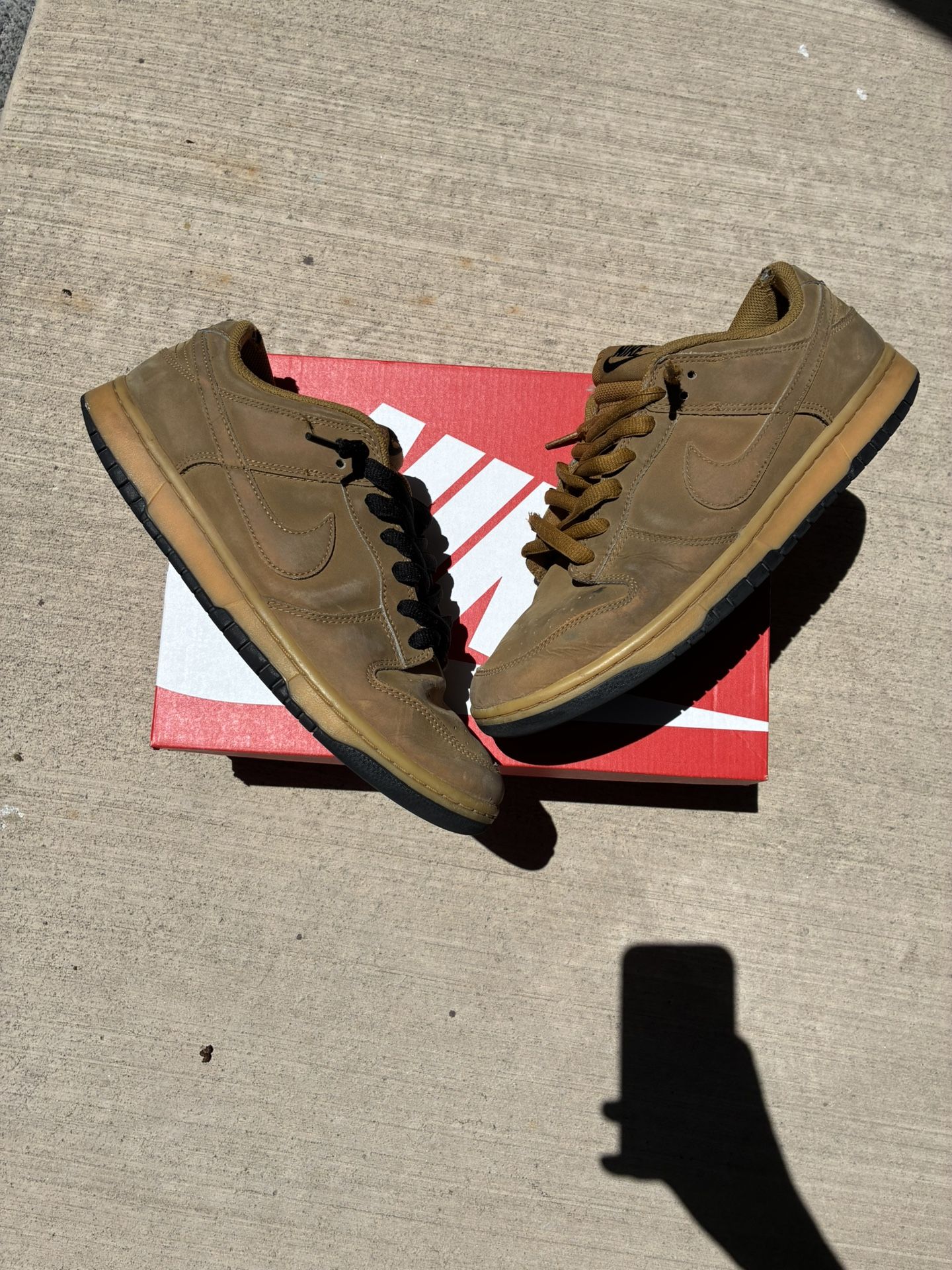 Nike Dunk Low Wheat Size 11