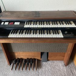 Vintage Organ 
