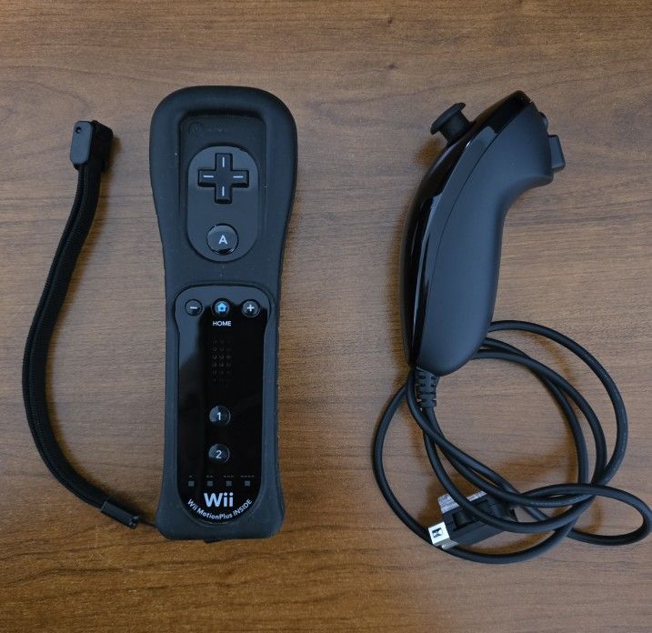 Nintendo Wii Motion Plus Black Controller With Nunchuck