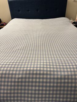 Novaform Queen Size Mattress with frame and sheets
