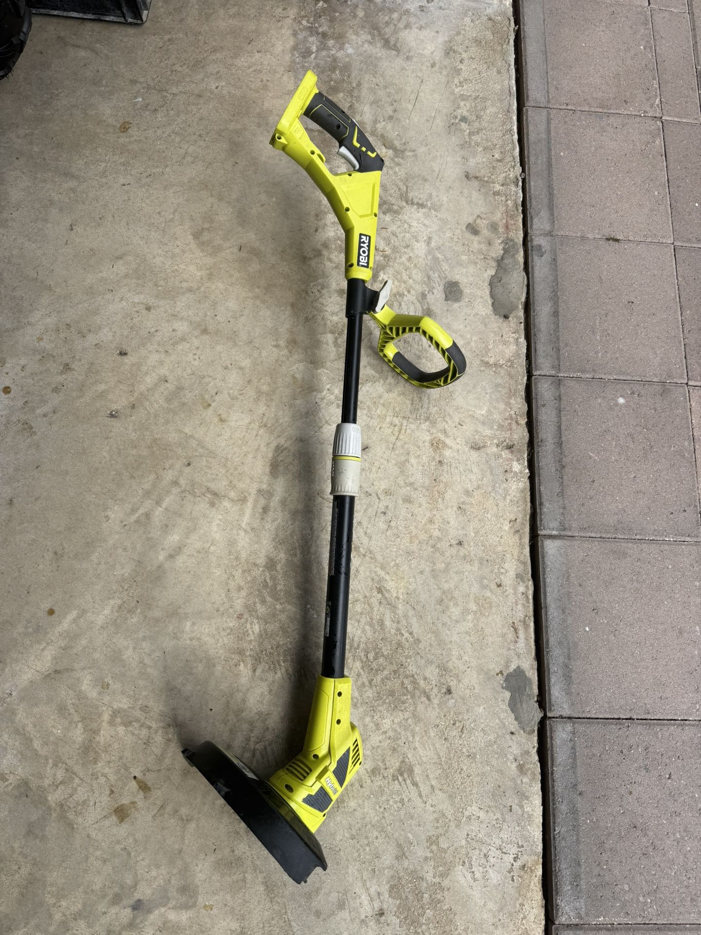 Ryobi String Trimmer / Weed Eater