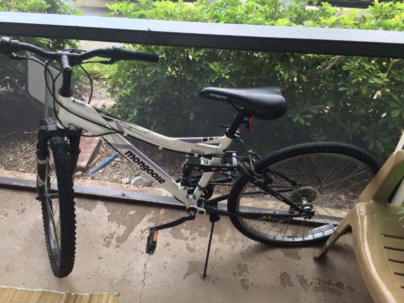 Mongoose ledge 2.1 6061 Aluminum frame 21 speed•••JUST REDUCED•••