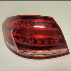 2014 2015 2016 MERCEDES BENZ E CLASS SEDAN LEFT DRIVER SIDE TAIL LIGHT OEM