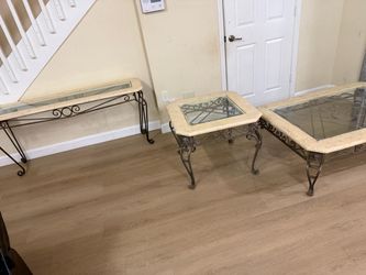 Mesa de salsa y de café