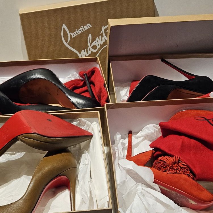Christian Louboutin 37 US size 7 red bottoms heels pumps designer