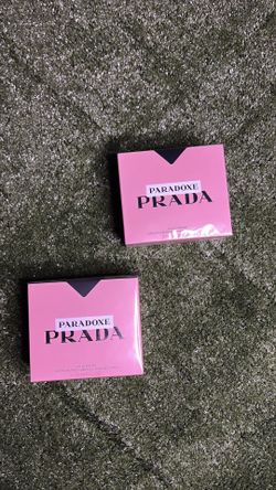Prada Paradoxe perfume