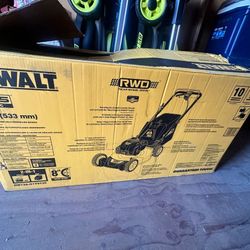 DEWALT 21 in. 150cc Briggs and Stratton 625ex Engine Rear Wheel Drive 2-in-1 Gas Self Propelled Walk Behind Lawn Mower.