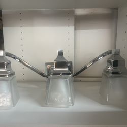 Bathroom Lights/ Luces de Baño 