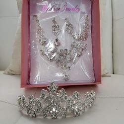 Beautiful Wedding Crown & Necklace Set $35