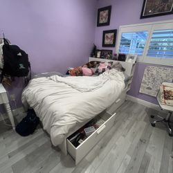 Full Size Bed With Mattress 