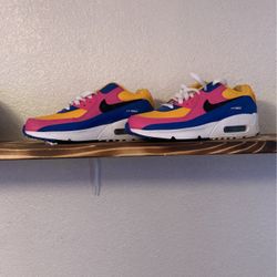 Air Max Size 4 (does Not Have A Box)