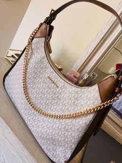 Michael Kors shoulder bag large size color is white