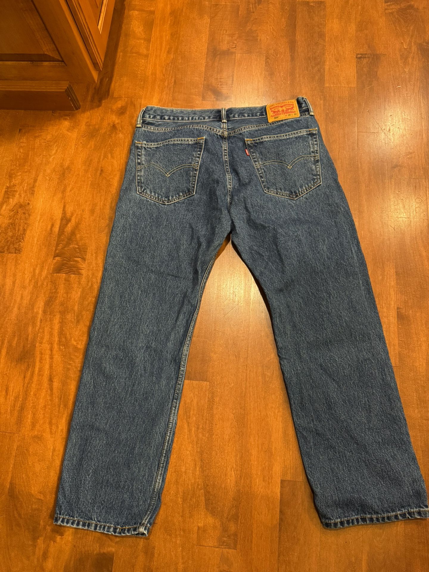 Men’s Levi’s 505 Jeans Shipping Available