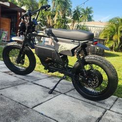 Lyric GRAFFITI X Painted Black Edition Latest Model  6000w 