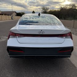Hyundai Elantra 2024