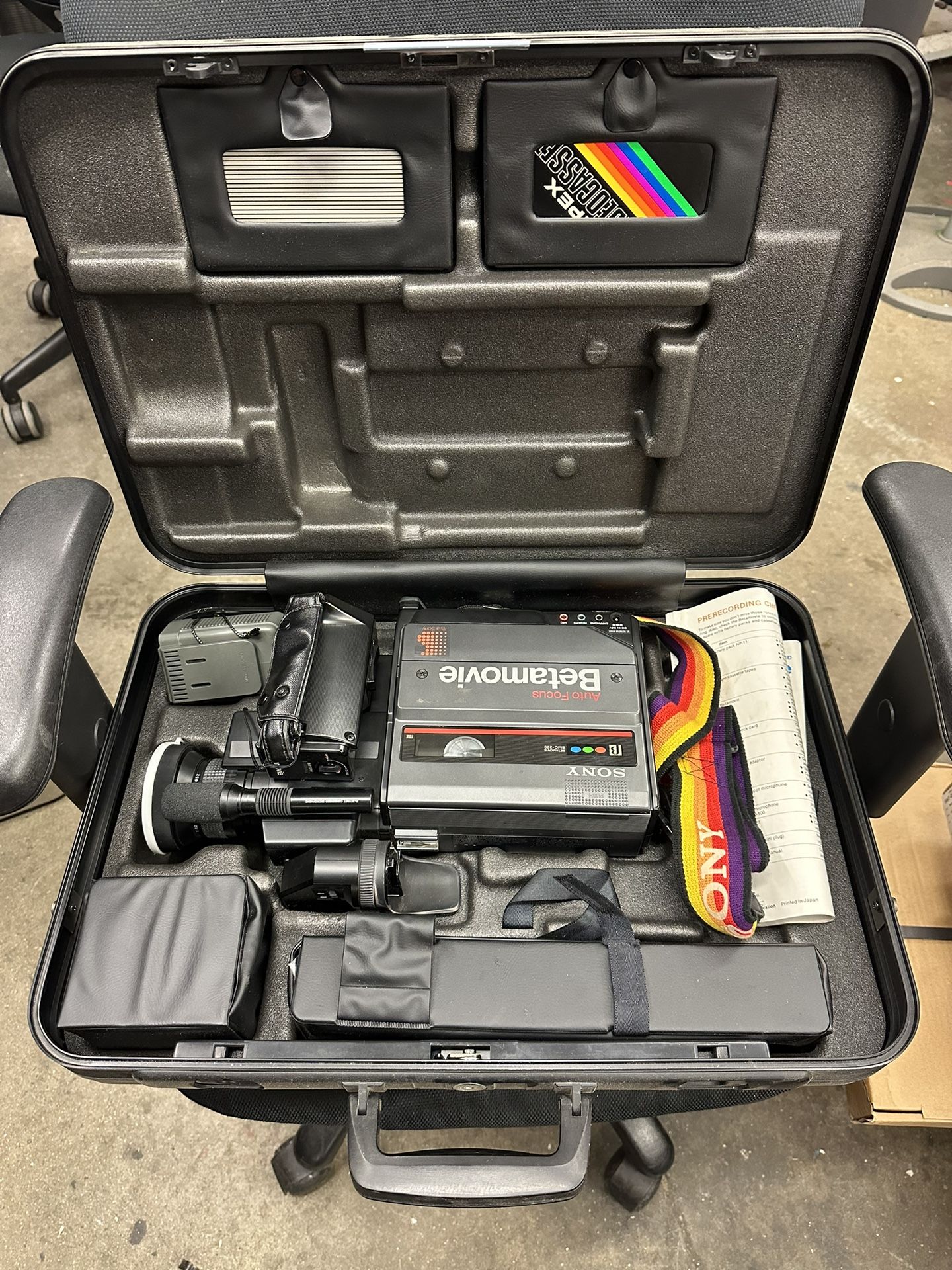 SONY BetaMovie BMC-220 Beta Video Camera Vintage Camcorder Prop