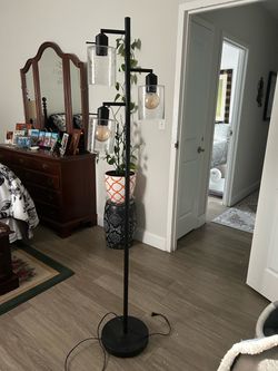 Heavy 3 tier glass lamp