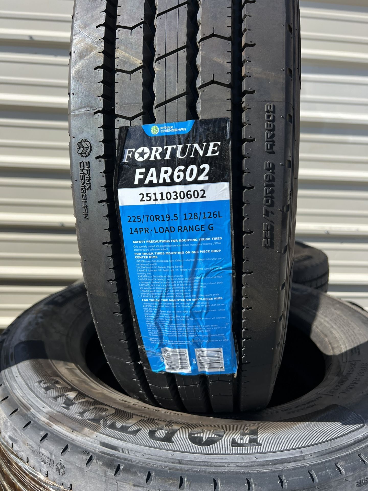 Tire 225/70R19.5