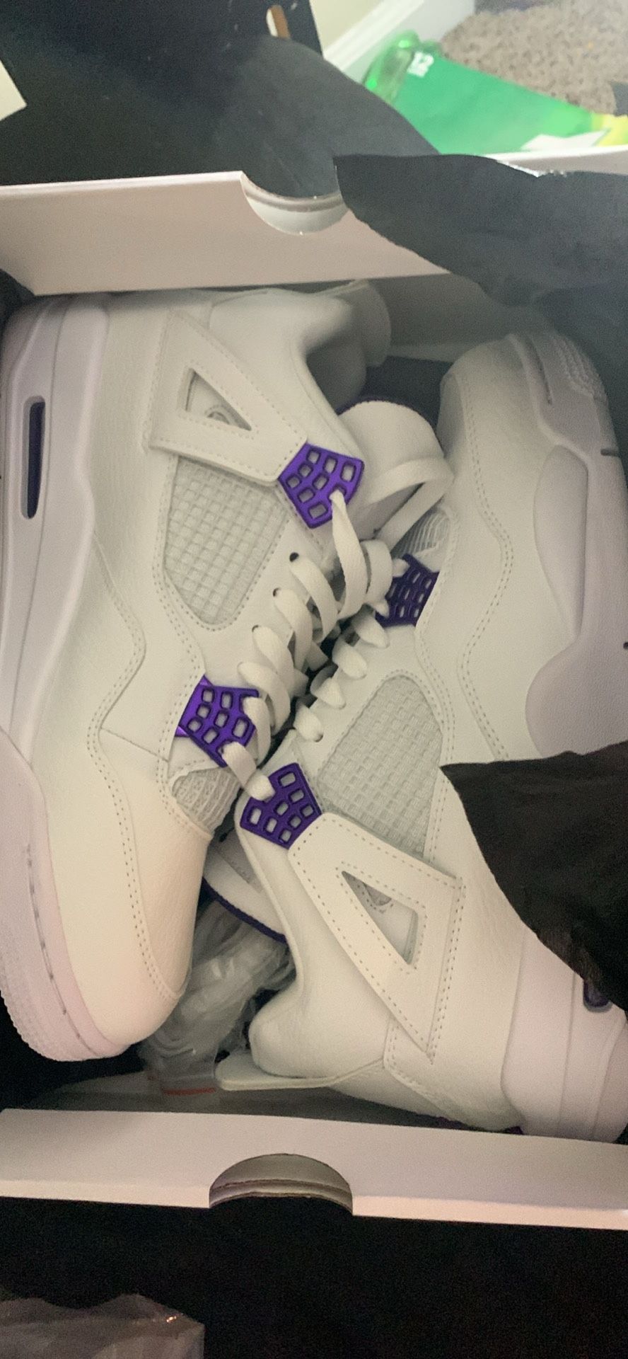 Jordan 4 Retro Metalic Purple