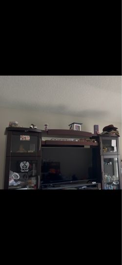 Entertainment center